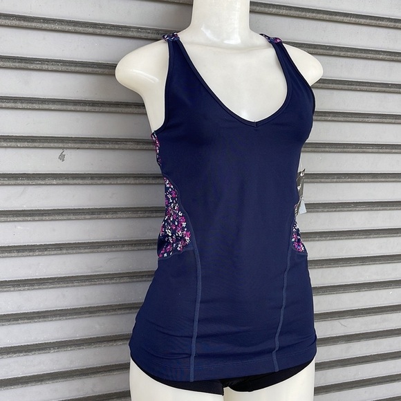 Gap Fit Tank Top Size S - Picture 2 of 7